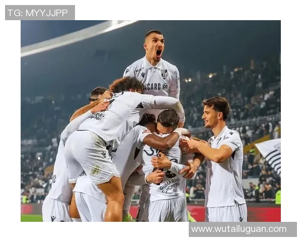 艾维斯与吉马良斯激战正酣谁能在这场对决中笑到最后