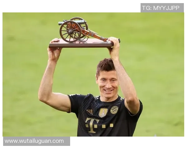 莱万的传奇之路：从波兰小镇到世界足坛的超级巨星之旅