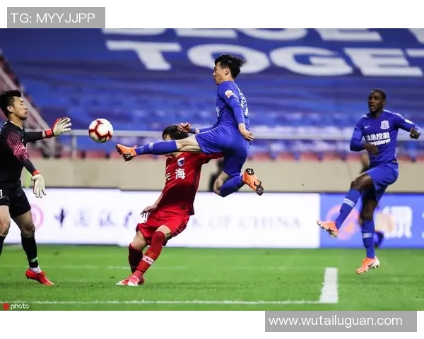 鲁能与重庆激战正酣现场直播精彩瞬间全记录