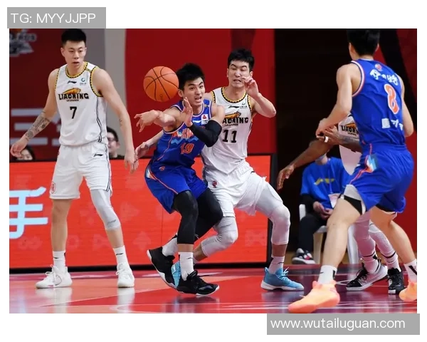 今晚辽宁本钢迎战新疆篮球队期待精彩对决和激烈竞争的巅峰对决