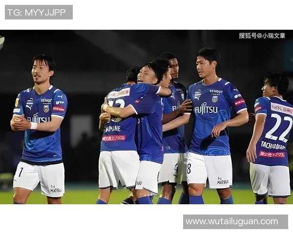 东京绿茵迎战长崎航海激情对决展现足球魅力与团队精神