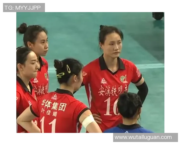 八一女排迎战福建队力争主场胜利展现团队风采 八一女排迎战福建队力争主场胜利展现团队风采