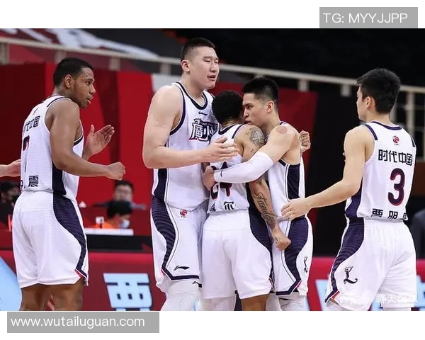 北京紫金勇士迎战福建队争夺季后赛席位的关键对决 北京紫金勇士迎战福建队争夺季后赛席位的关键对决