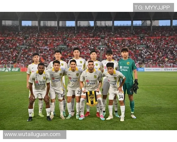 广州足球队区域防守战术解析及其在比赛中的应用与成效分析MBA