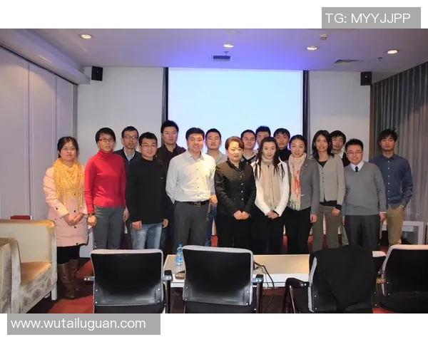 飞盘之路：周敏的深度对话与人生探索之旅MBA