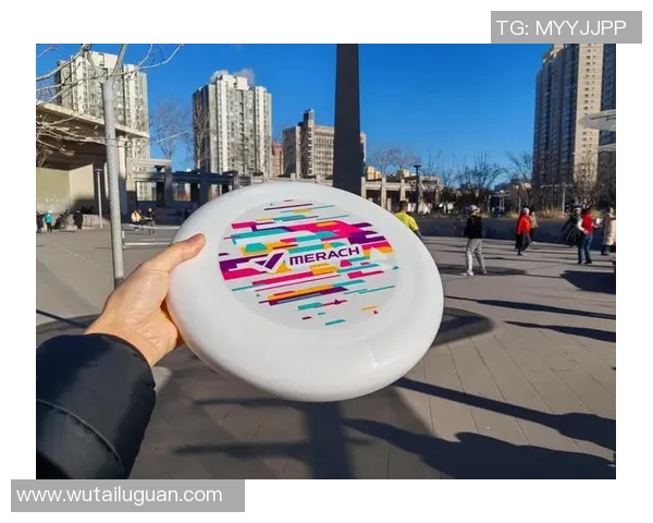 飞盘运动装备选购指南专业服装推荐与搭配技巧解析